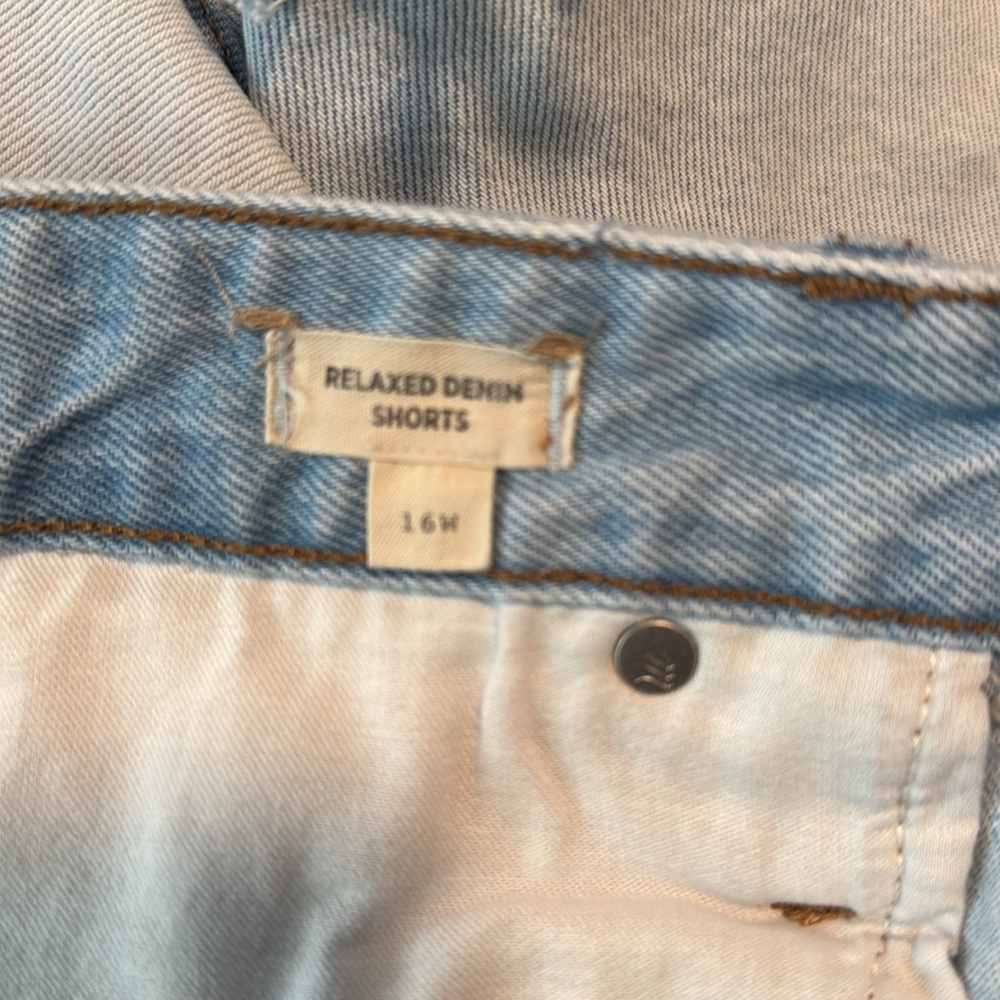 Madewell Relaxed Denim Light Wash Blue Shorts Raw Hem Size 16W - Picture 10 of 11
